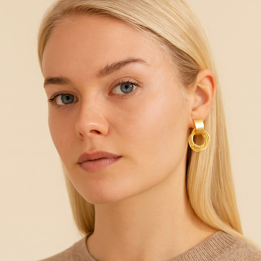 Circle Dance Earrings – A Rhythmic Play of Light and Form