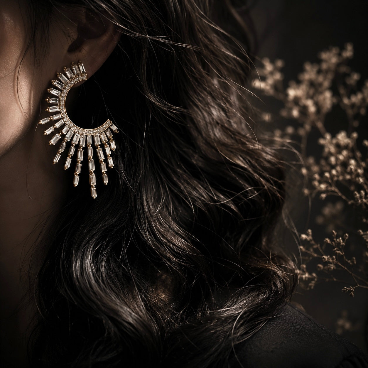 Devine Galaxy Øreringe – Solinspirerede Guld &amp; Krystal Statement Hoops