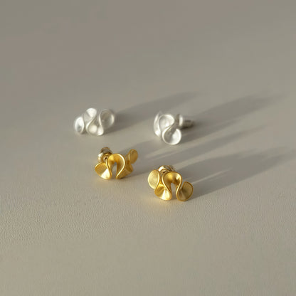 Cream Blossom Earrings