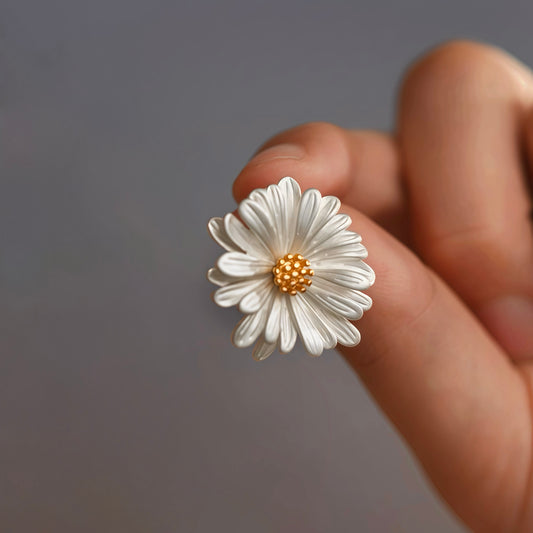 Sunlit Daisy Earrings