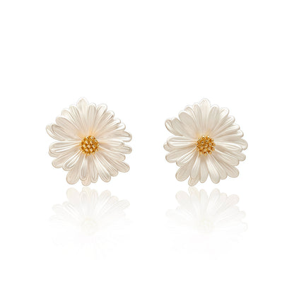 Sunlit Daisy Earrings