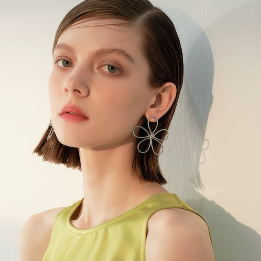 Håndformede blomstertrådsøreringe