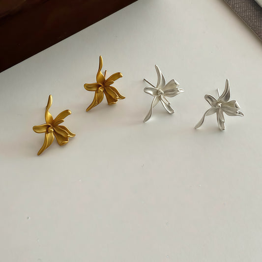 Iris Flow Earrings – Sculptural Elegance in Bloom