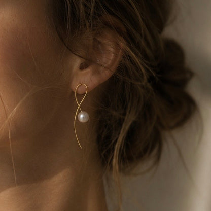 Drift Pearl Earrings
