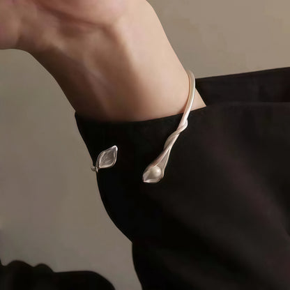Calla Grace Bangle