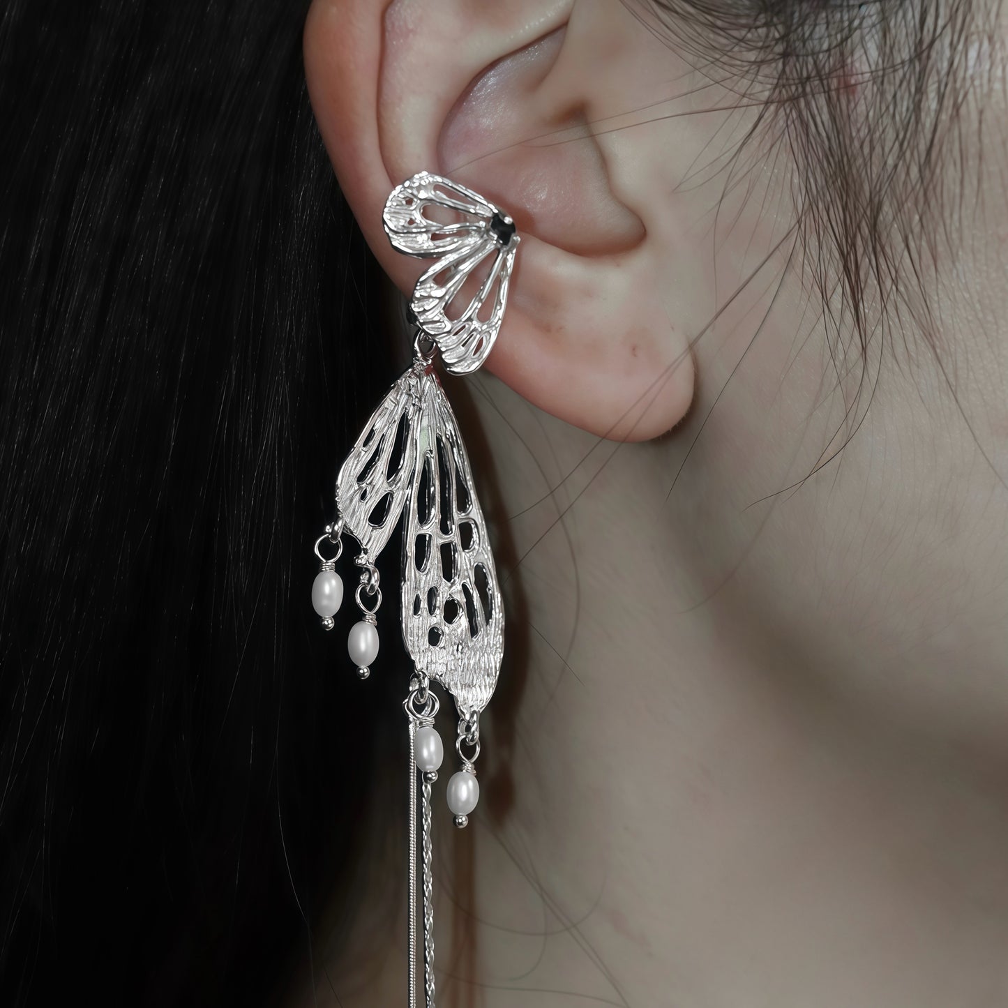 Papillon Nocturne Ear Cuff