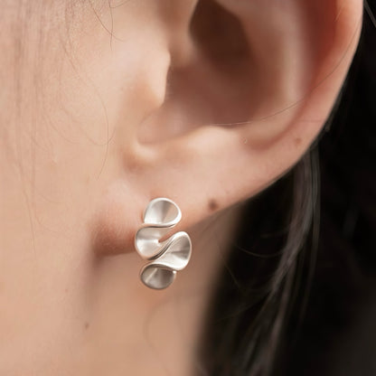 Cream Blossom Earrings