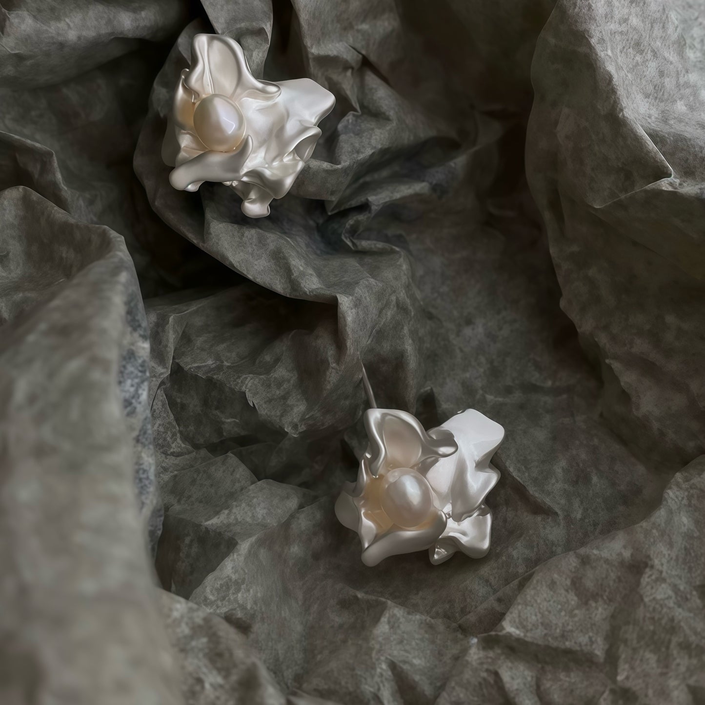 Elemental Texture Pearl Stud Earrings