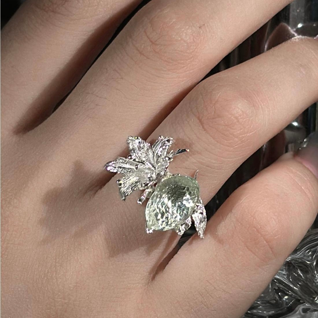 Dewdrop Lily Ring – Silver & Green Amethyst