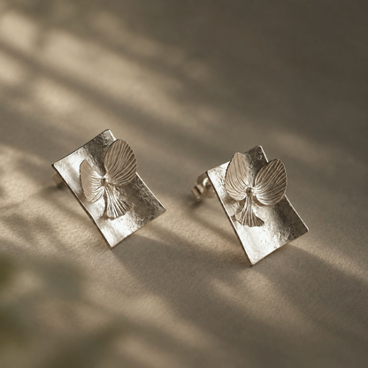 The Art of Both Earrings (2-in-1 Style)