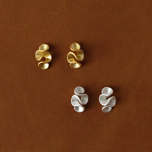 Cream Blossom Earrings