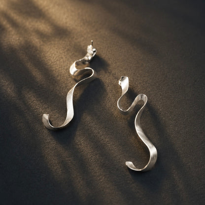 Ribbon Current Earrings