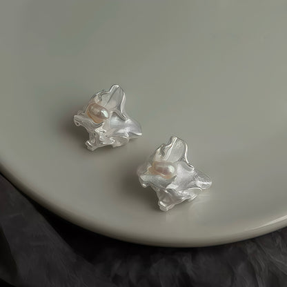 Elemental Texture Pearl Stud Earrings