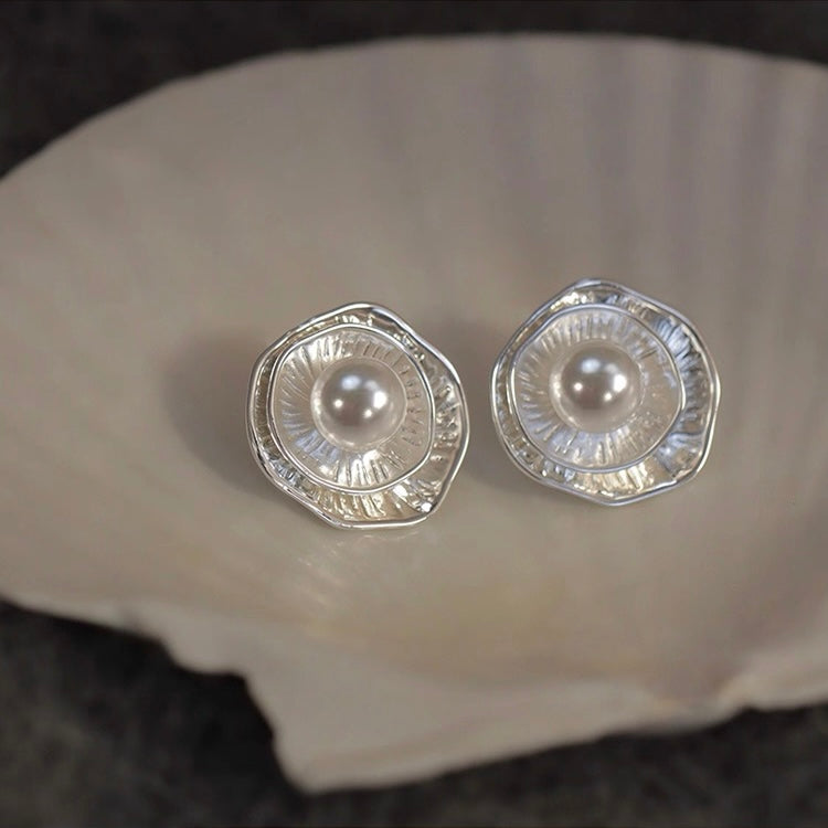 Silver Petal Pearl Stud Earrings – Modern Elegance with Sculptural Detail