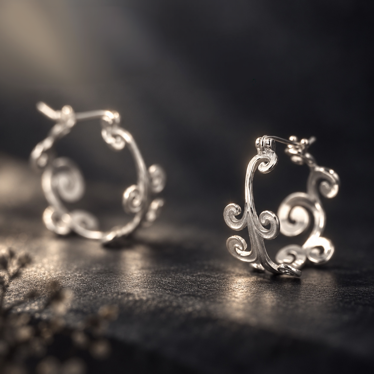Tang Grass Hoop Earrings
