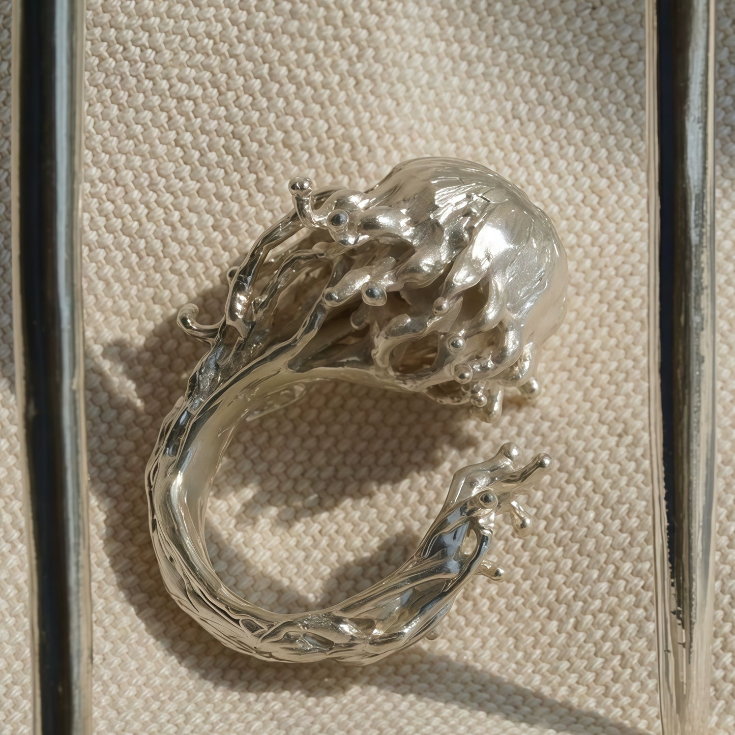 Abyssal Jellyfish Ring – The Dance of Light and Fluidity