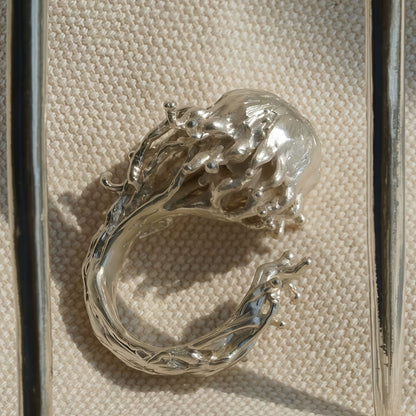 Abyssal Jellyfish Ring – The Dance of Light and Fluidity (30-Day Craft)