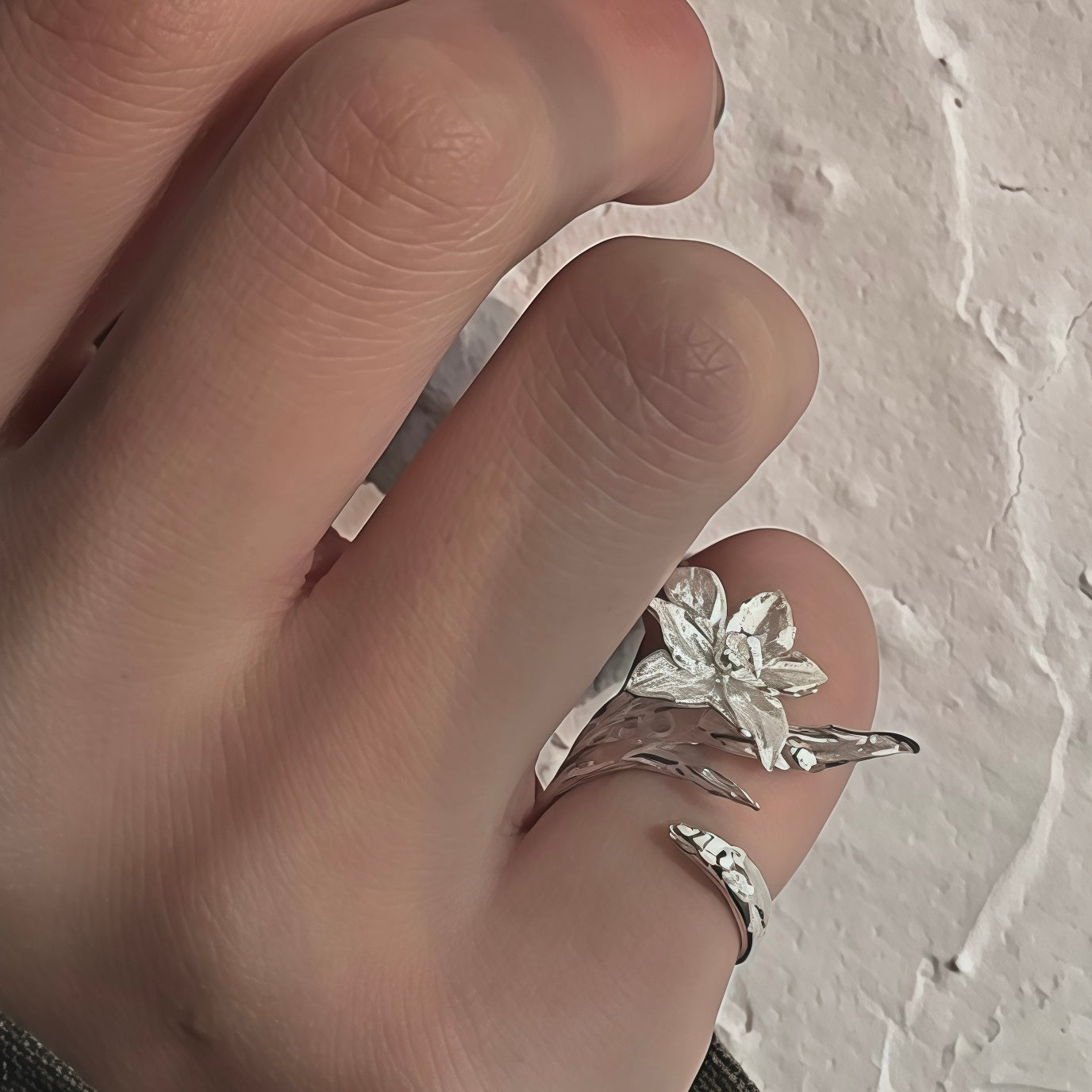 Narcissus Bloom Pinky Ring