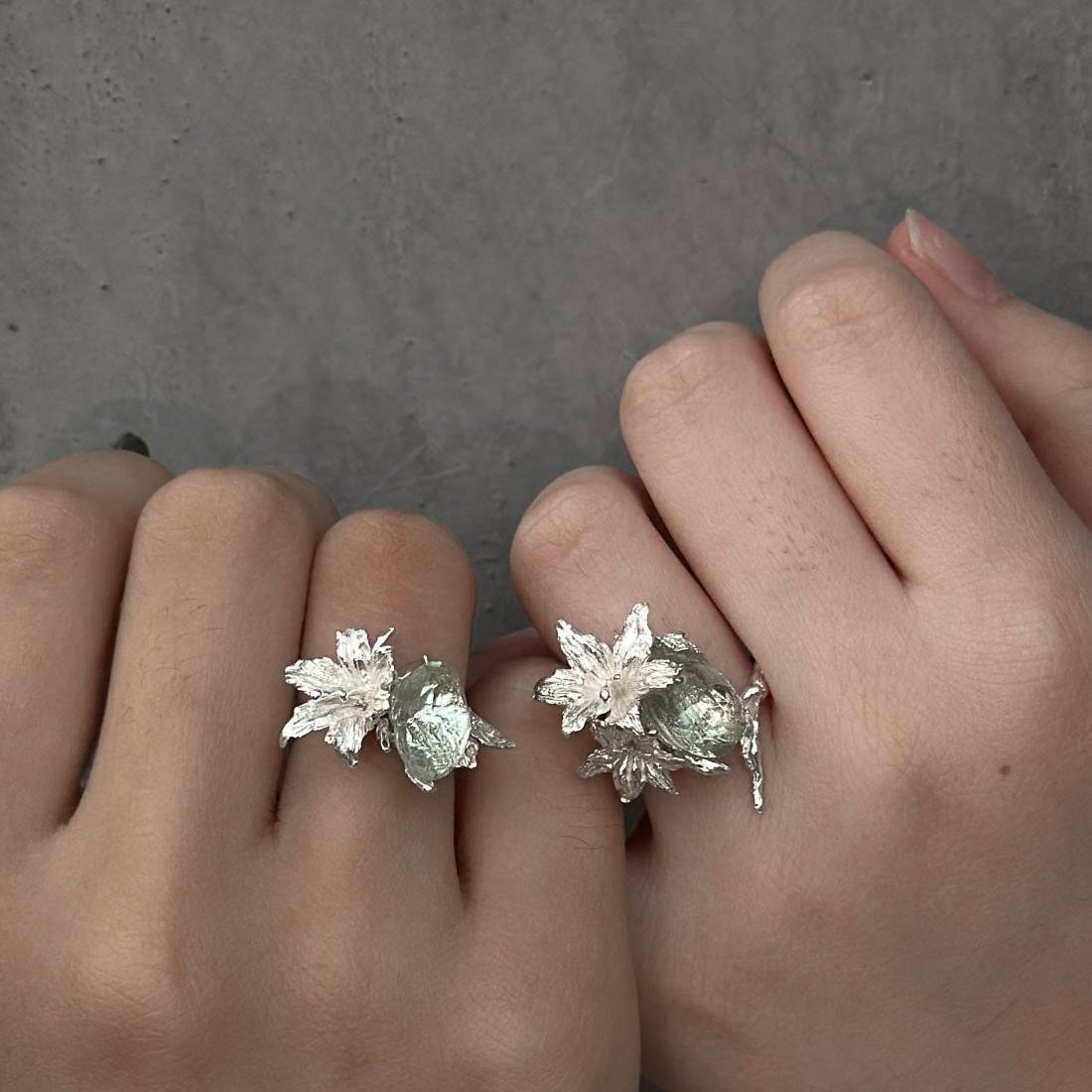 Dewdrop Lily Ring – Silver & Green Amethyst