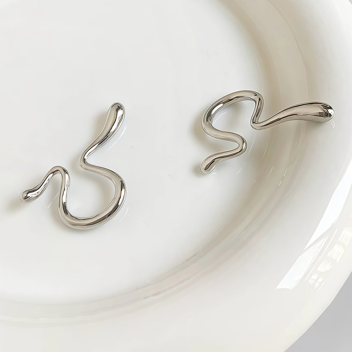 Liquid Flow Ear Cuff