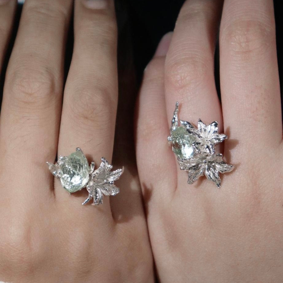 Dewdrop Lily Ring – Silver & Green Amethyst
