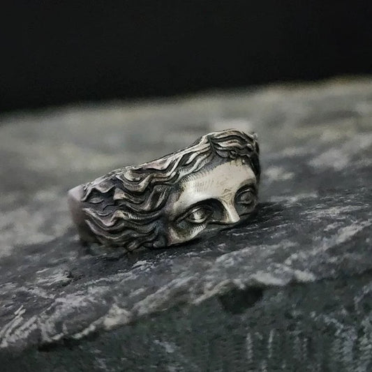 Venus Eyes Ring – Adjustable Goddess-Inspired Sculpture Ring