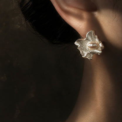 Elemental Texture Pearl Stud Earrings