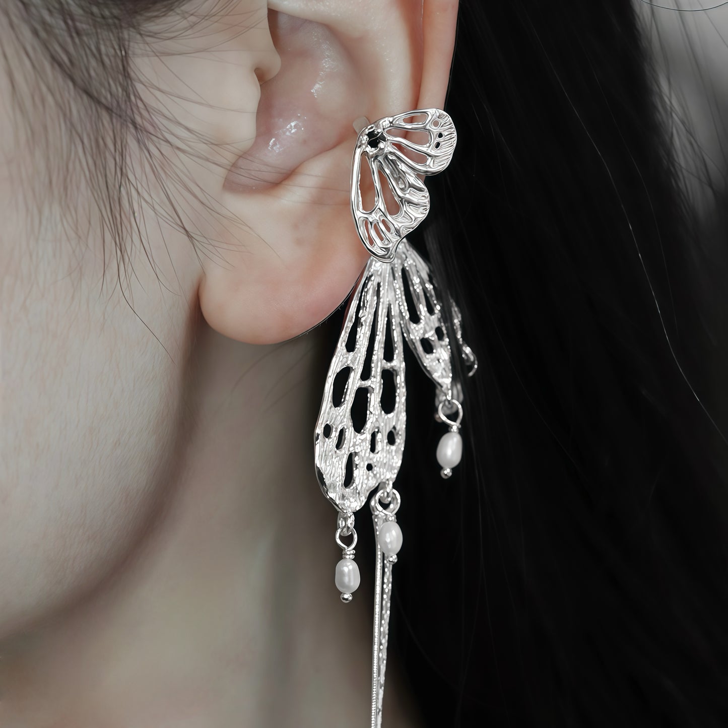 Papillon Nocturne Ear Cuff