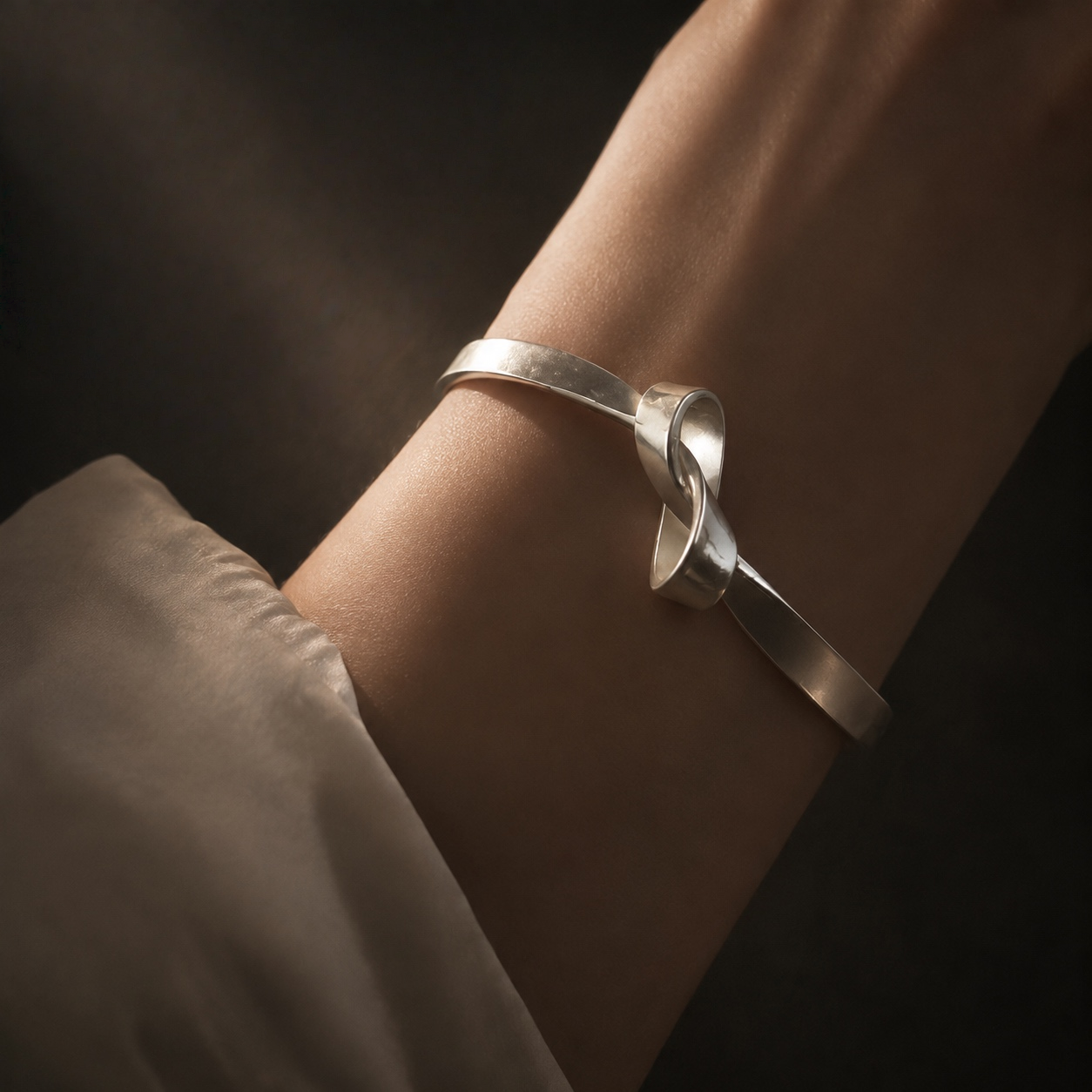 Knoted Ribbon Bangle