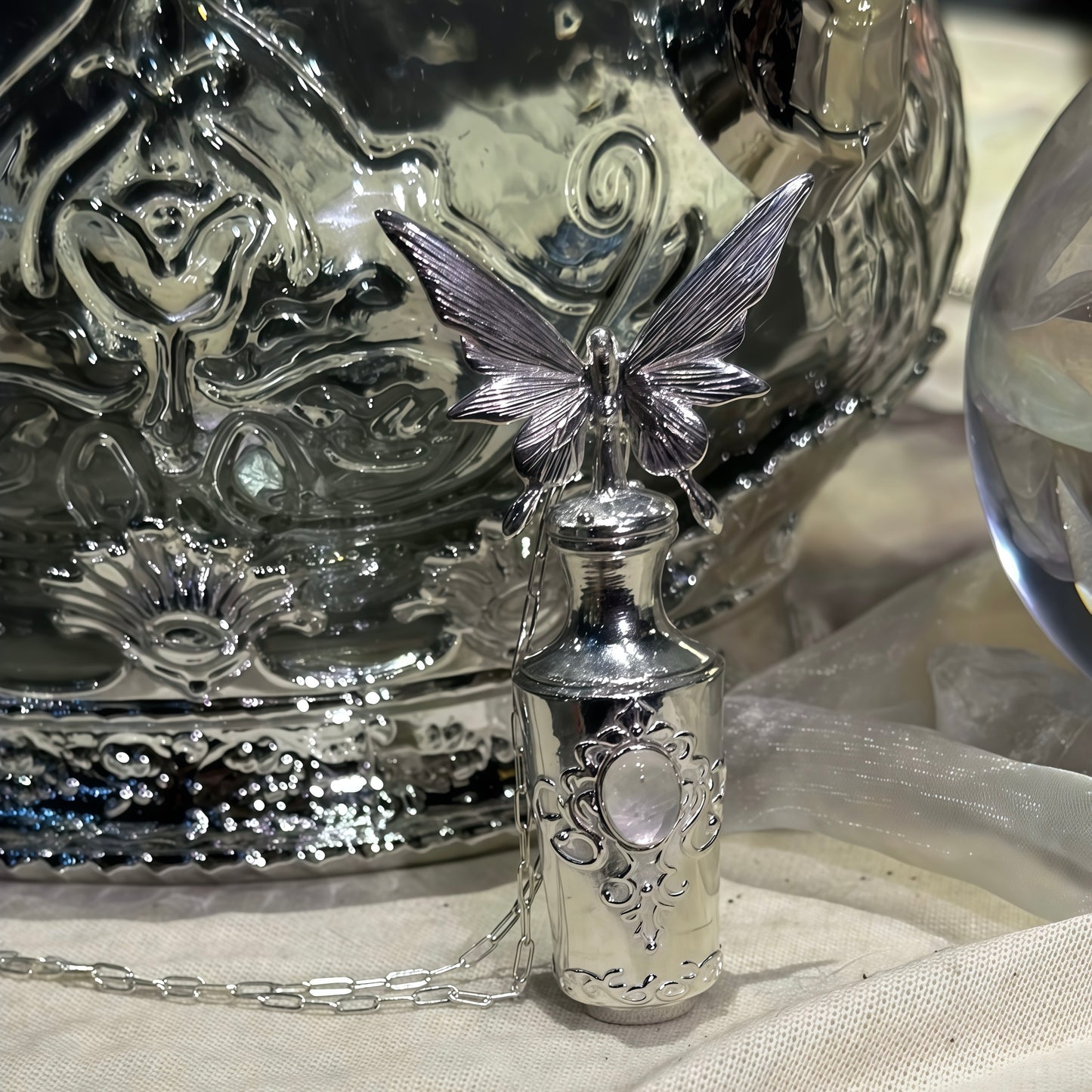 Metamorphosis No.2 – Elixir & Light