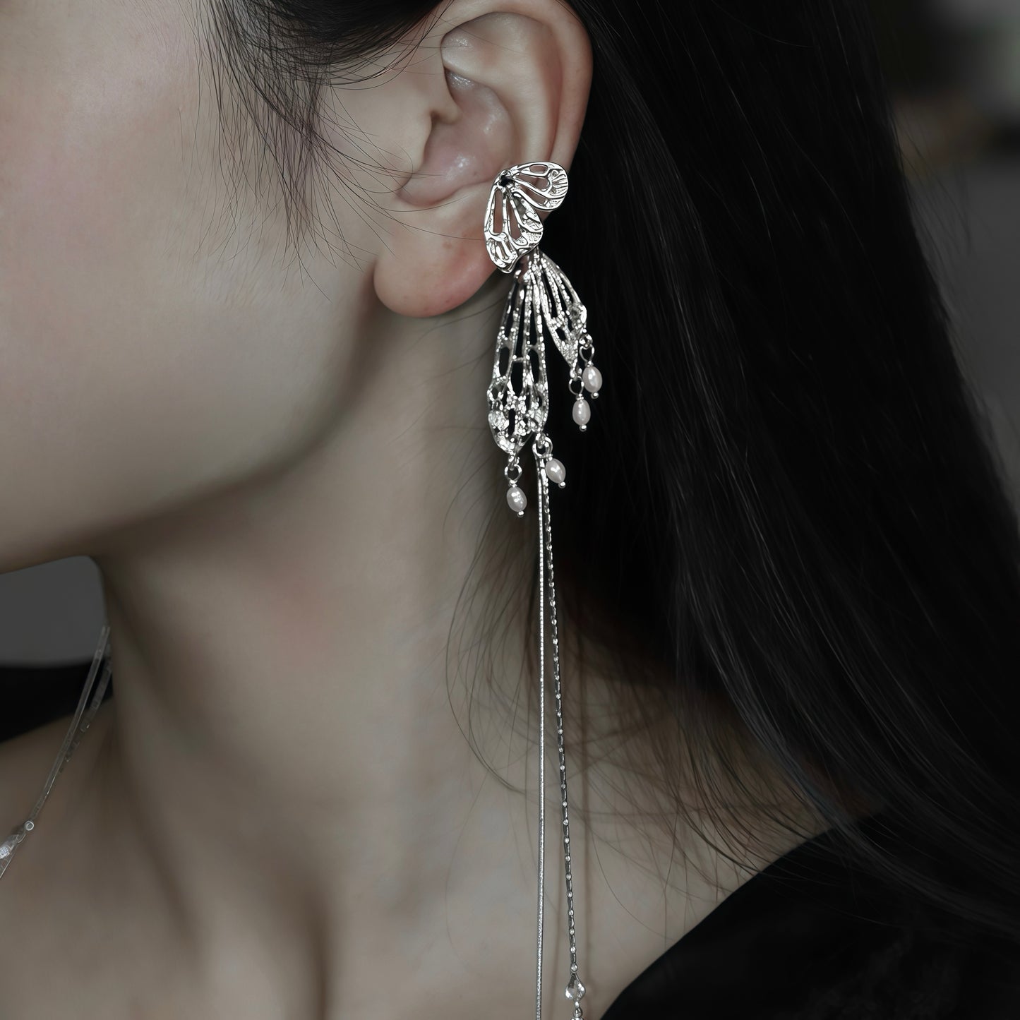 Papillon Nocturne Ear Cuff