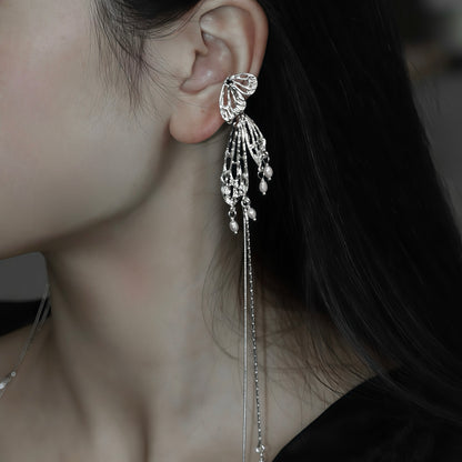 Papillon Nocturne Ear Cuff