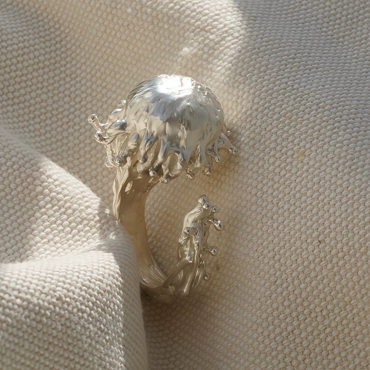 Abyssal Jellyfish Ring – The Dance of Light and Fluidity