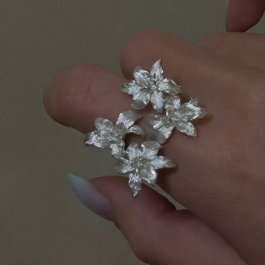 Lily Cluster Ring