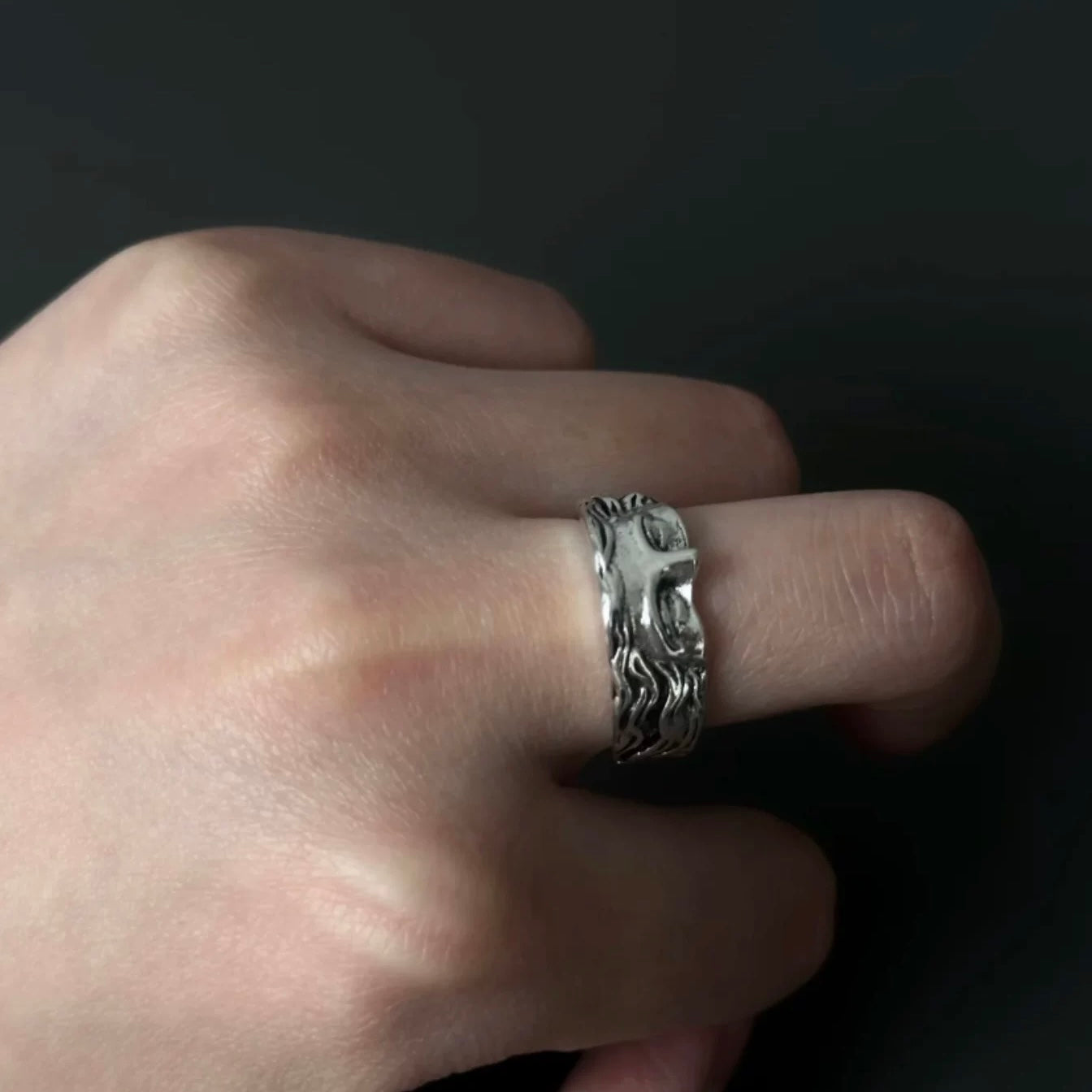 Venus Eyes Ring – Adjustable Goddess-Inspired Sculpture Ring