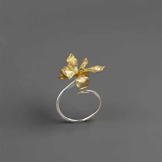 Iris Bloom Ring – Sculpted Elegance in Silver & Gold