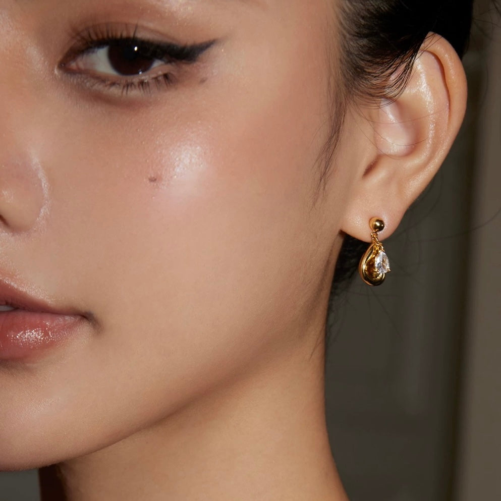Dewdrop Radiance Earring