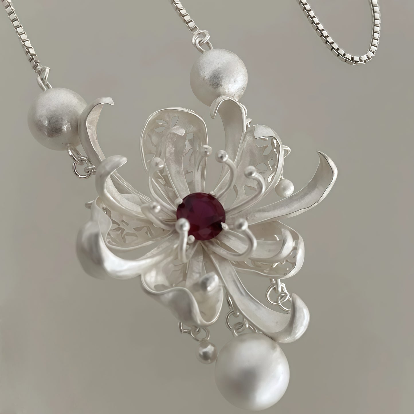 Poetic Bloom Necklace – Silver Floral Pendant with Drops