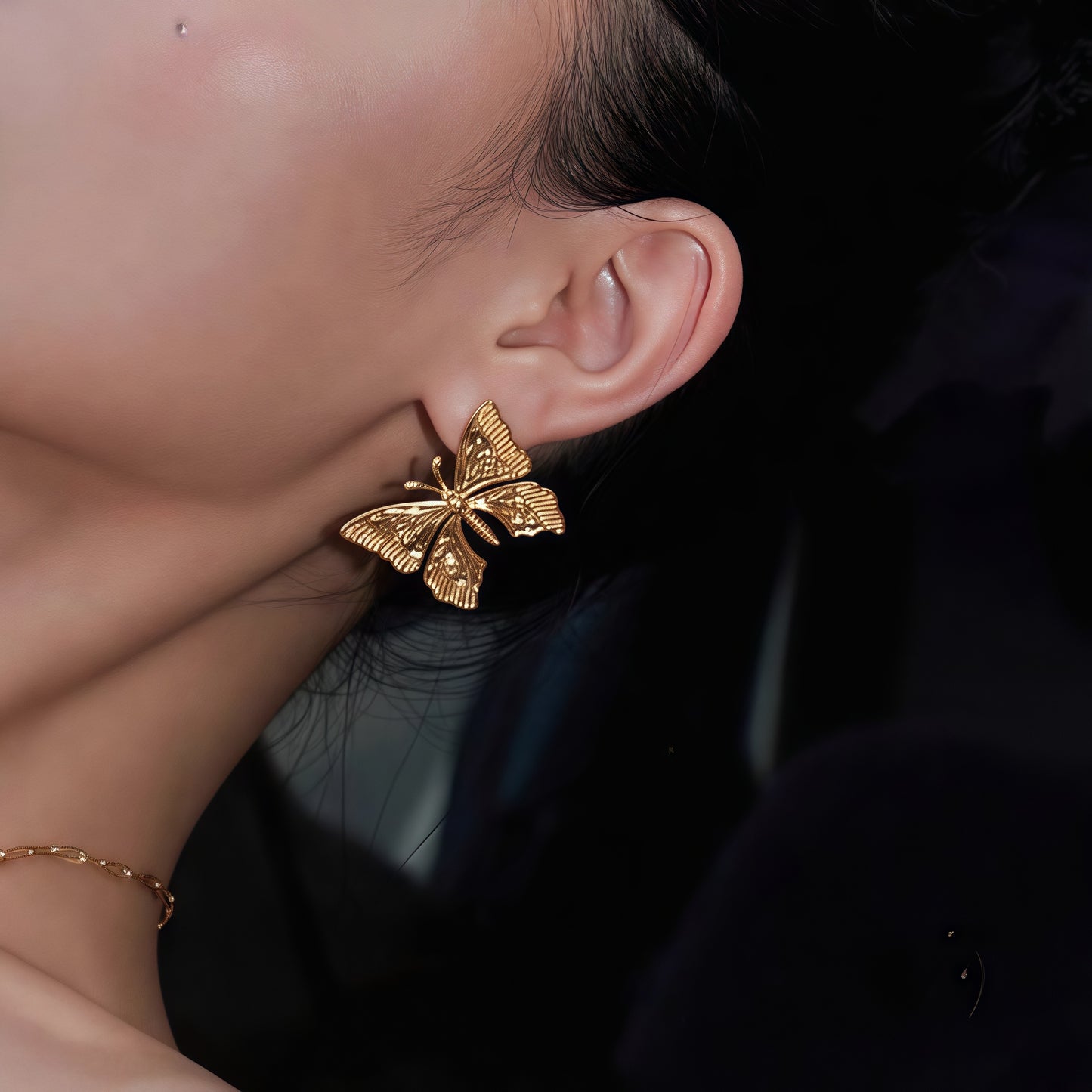 Golden Bloomfly Earrings