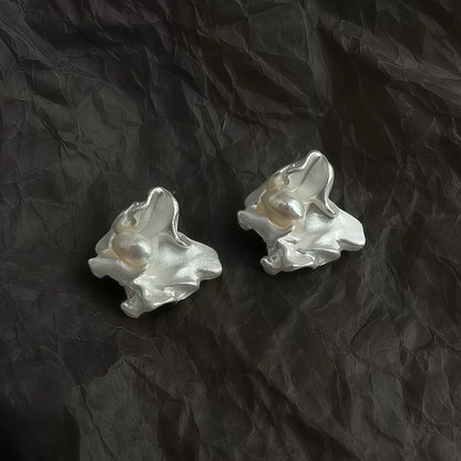 Elemental Texture Pearl Stud Earrings