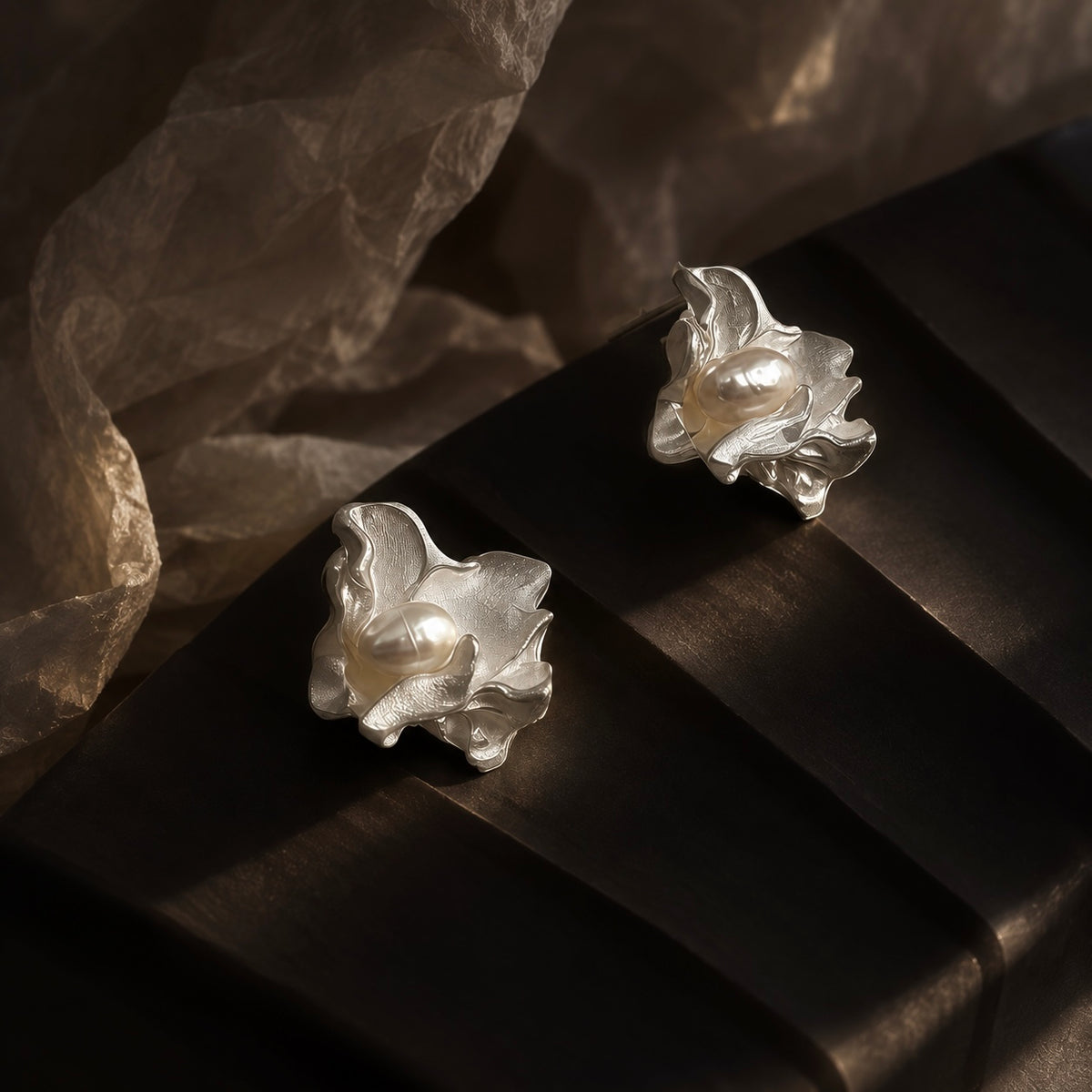 Elemental Texture Pearl Stud Earrings