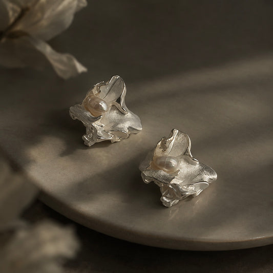 Elemental Texture Pearl Stud Earrings