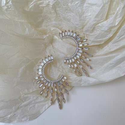 Devine Galaxy Øreringe – Solinspirerede Guld &amp; Krystal Statement Hoops