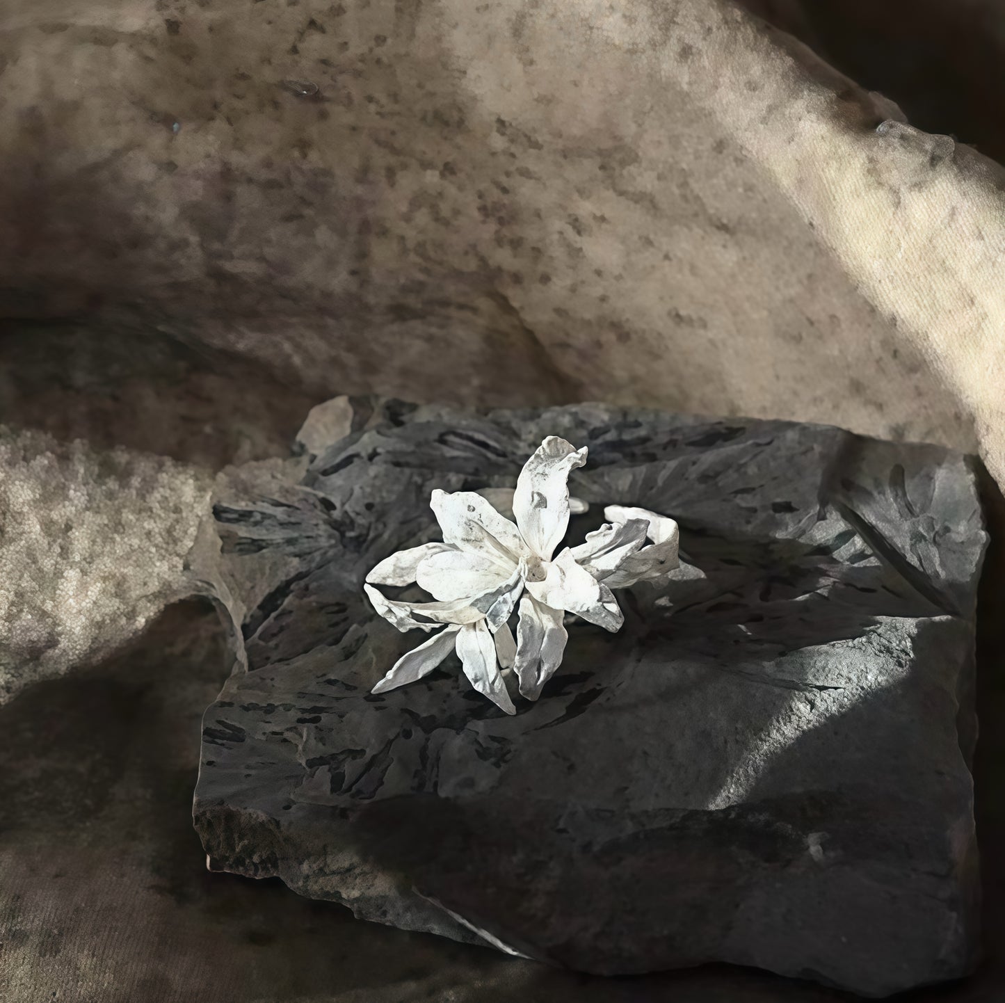 Eternal Lily Ring – Sculptural Floral Statement in Silver