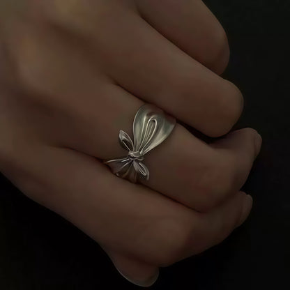 Eternal Ribbon Ring