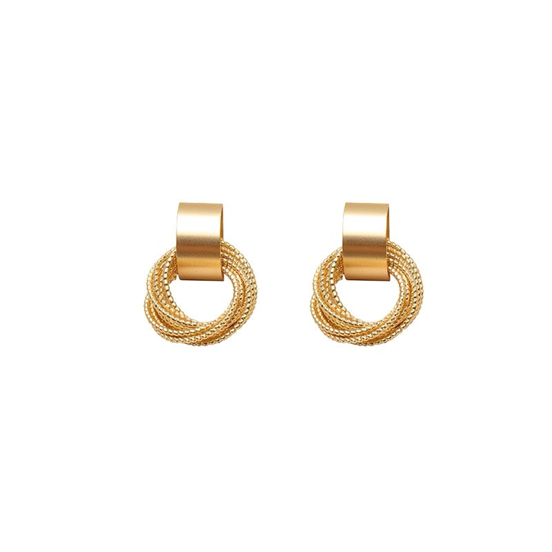 Circle Dance Earrings – A Rhythmic Play of Light and Form