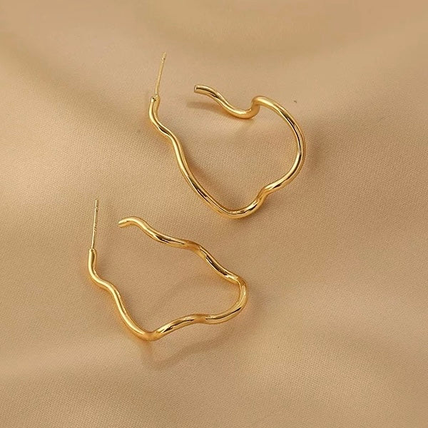 Sculptural Gold Hoop Earrings – Modern Elegance Meets Minimalist Design